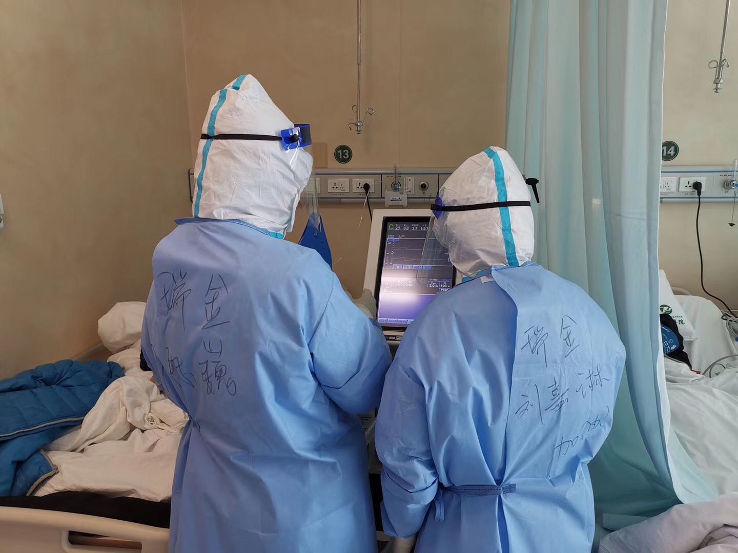 上观直击|"瑞金女神"刘嘉琳:医生也可以流泪,这并不影响专业能力的