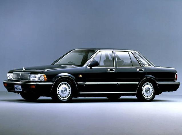 日产只有这款车敢 称王 90年代卖70多万 当年的富豪之车