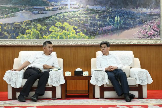 咸阳市委书记岳亮会见蒙草集团创始人王召明