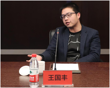 (图 杭州市第九人民医院主任王国丰)上御生物总经理吕敏在会上发言