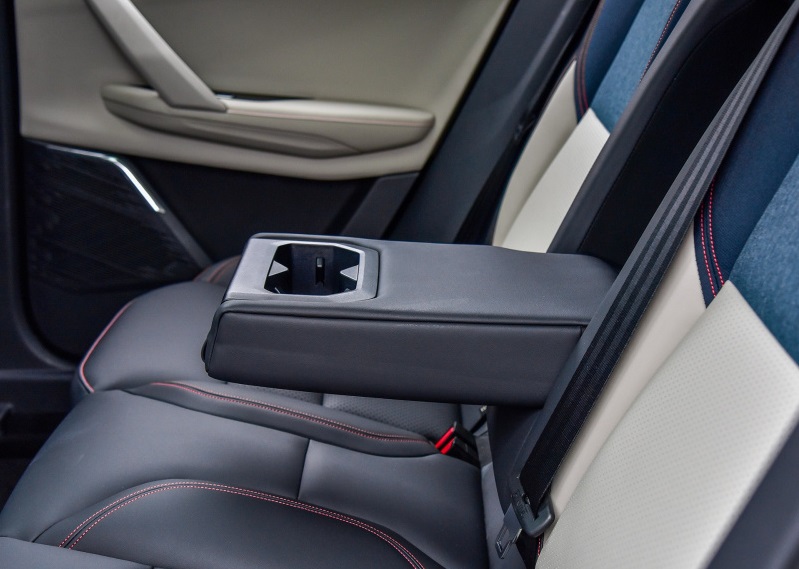 1.5T爆发177马力，油耗只需6.6L！领克06香不香？