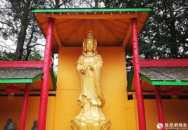 南京栖霞寺观世音菩萨,观世音菩萨像身座为国民时期林翔补塑,头部为