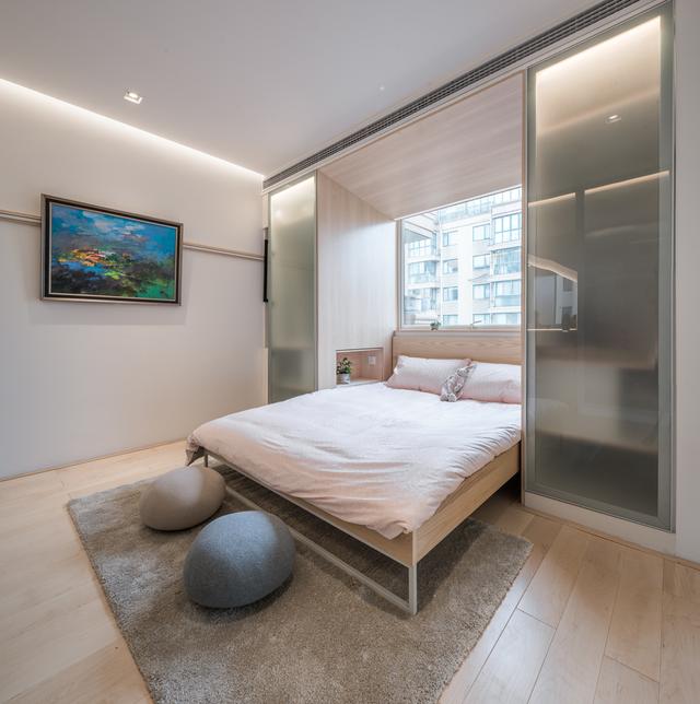 考虑到家里有孩子,他坚持将3室2厅改成1室1厅,完工后效果惊人!