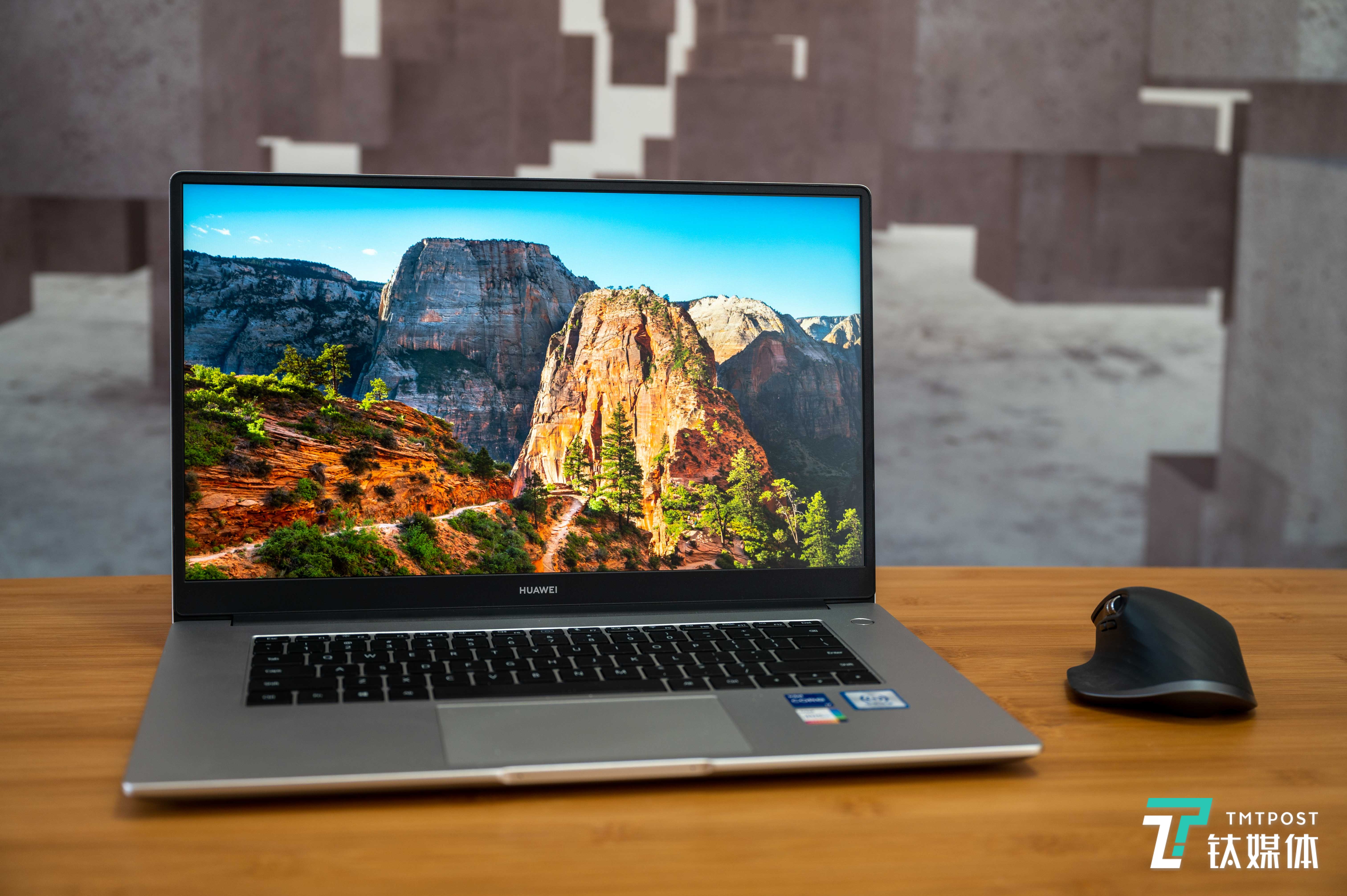 华为matebook d 15 2021款首发评测:性能不止于此,出门剪辑不在话下