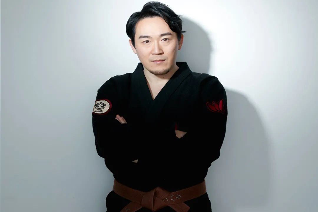 《拳击与格斗》杂志10期封面人物王琰博——斩浪"言搏"