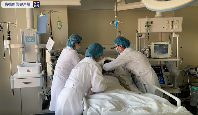 赣沪直升机千里转运一主动脉夹层病人成功抵达瑞金医院