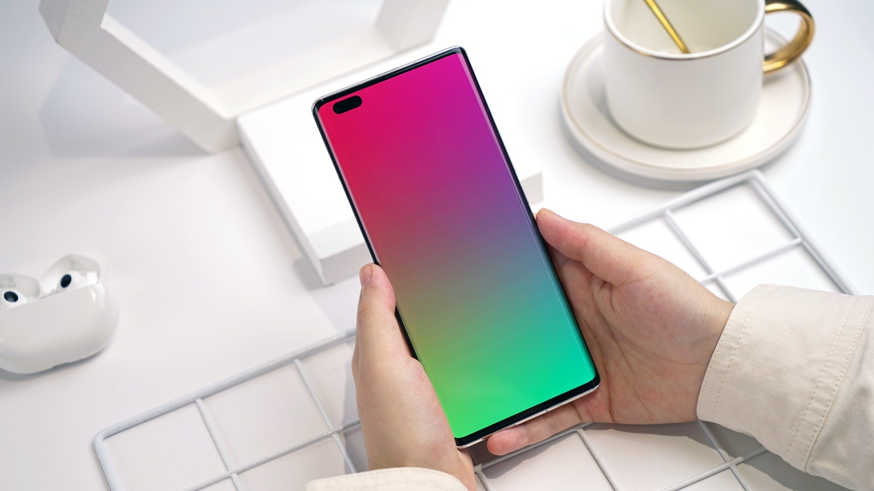 10bit屏幕是种怎样的体验?华为nova8 pro真实评测