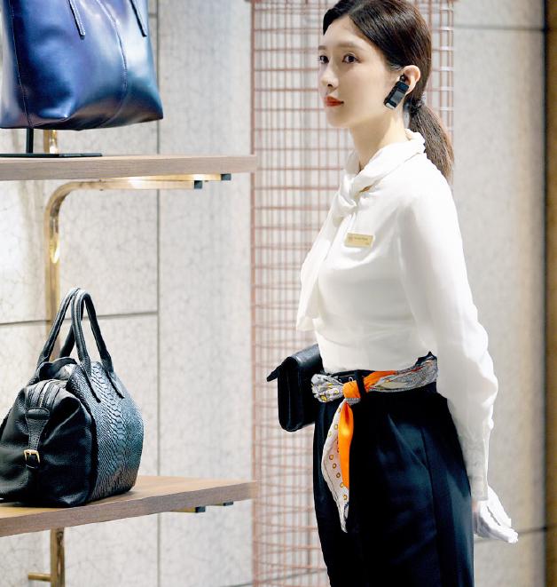 都在夸顾佳三十里会穿的还有她高级感完全没输