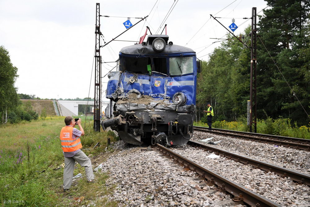 波兰发生火车与卡车相撞事故02致1人死亡