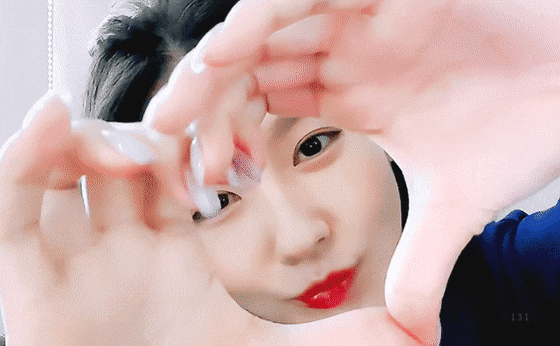 作为blackpink曾经的预备成员,赵美延一度因为颜太好而获得"面姐"的