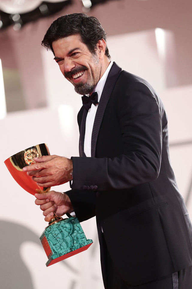 最佳男演员皮尔佛朗西斯科&middot;法维诺(pierfrancesco favino)捧