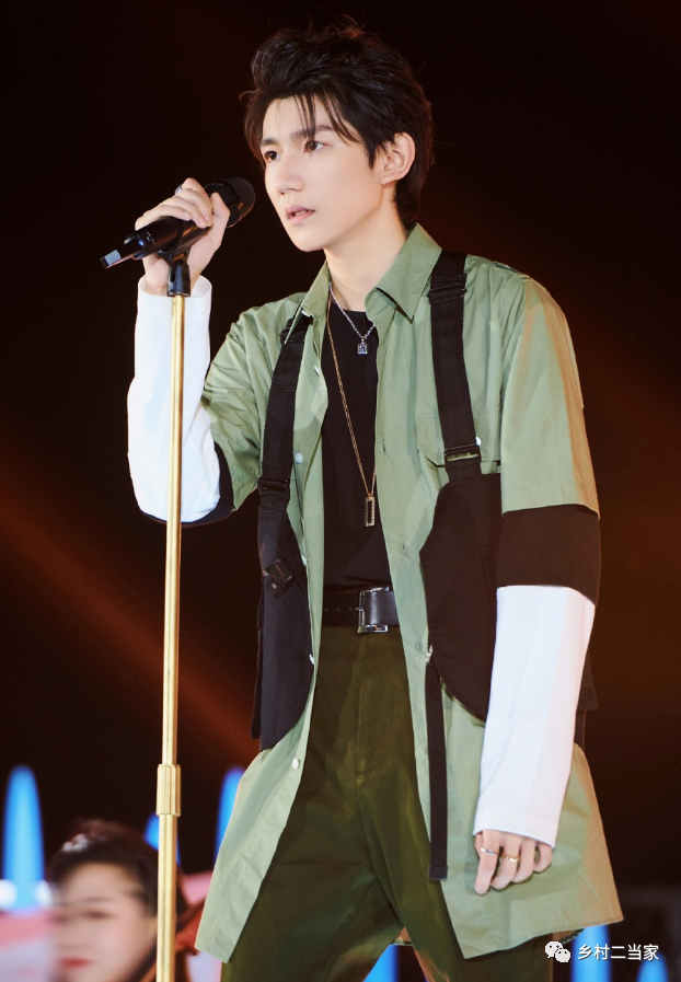 王源生图照公开离开十级美颜精修后不过是个小老头