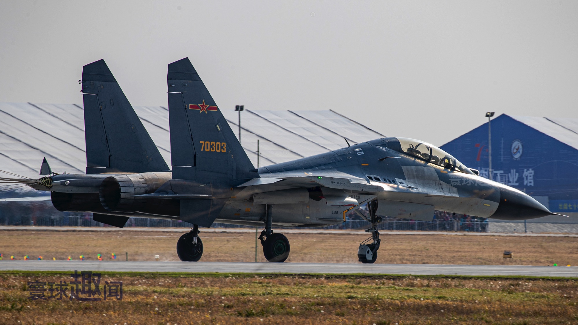 沈飞歼-11bs,三代机精品之作继承经典,战斗机与教练机合二为一