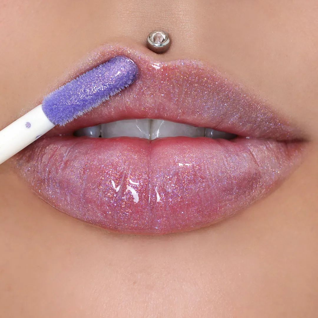 芭姐推荐:jeffree star 偏光唇蜜#sickening,蓝紫色偏光半透明玻璃唇