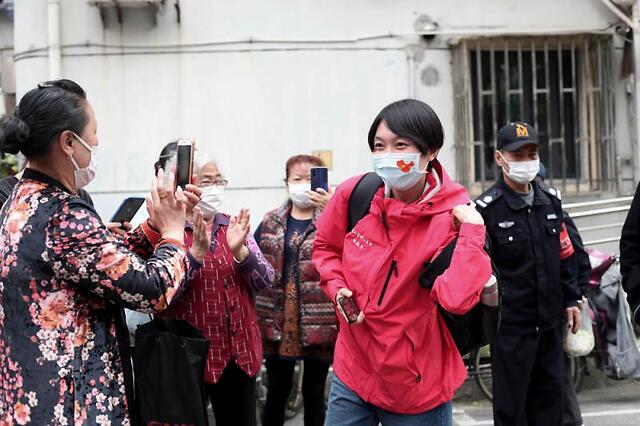 "打细菌"的妈妈回家了