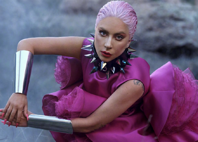 有保罗·麦卡特尼,斯蒂夫·旺达,安德烈·波切利,阿兰妮斯·莫利塞特