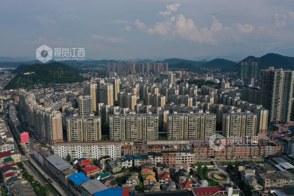 广丰区隶属江西省上饶市,位于江西省东北部,东接浙江省江山市,北邻