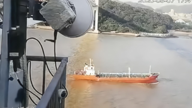 虎门大桥通航水域恢复通航，2艘拖轮在大桥上下游应急值守