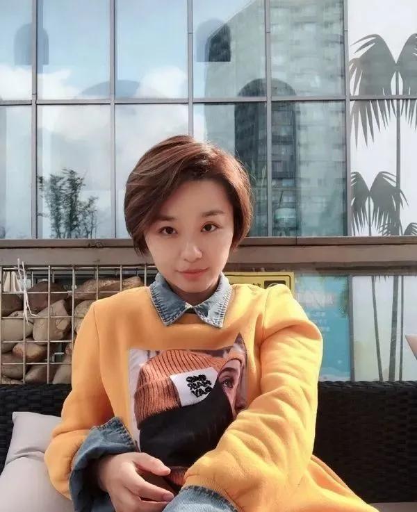 主持人榕榕演爱情公寓走红低调嫁富豪配角人生主角的命