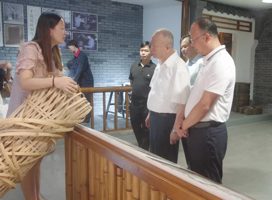 湖南省人大常委会秘书长胡伯俊一行到白沙溪调研指导工作__凤凰网