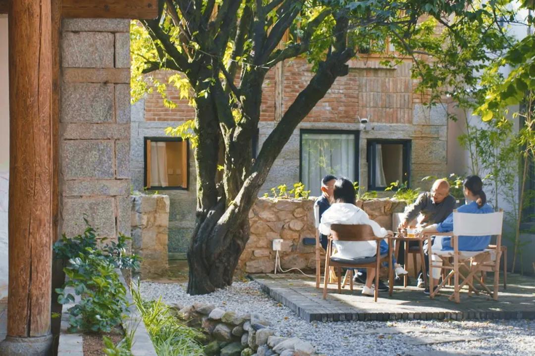 学霸大叔回国隐居大理,造1000㎡院子过慢生活,从不锁门