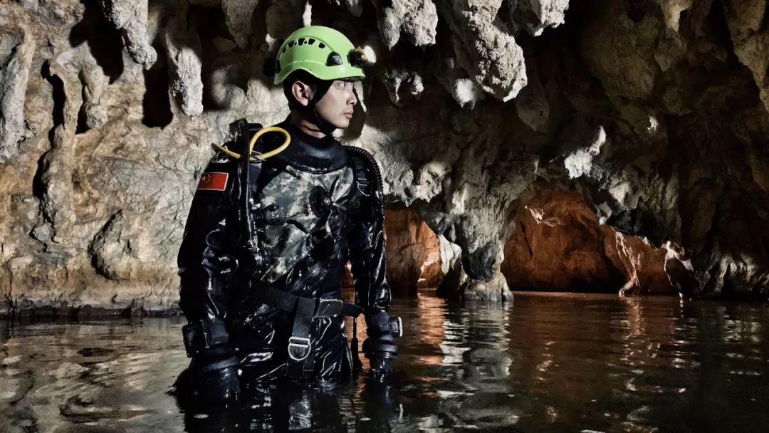 用镜头记录地下贵州:周元杰丨max探索奖提名
