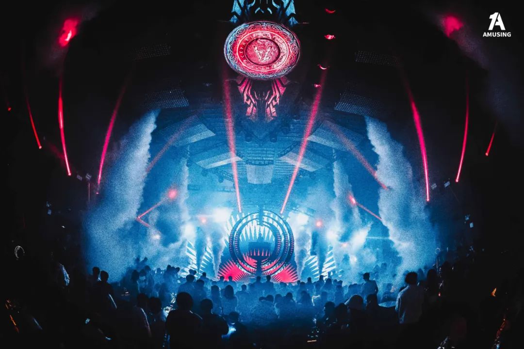 将在这里实现 (图片来源于:douyin) 在douyin上的成都酒吧热门榜中