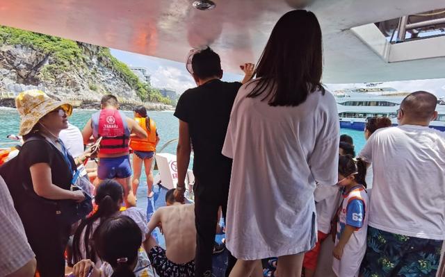 海南三亚游轮出海被坑几百人人花钱离团真花钱买罪受别上当