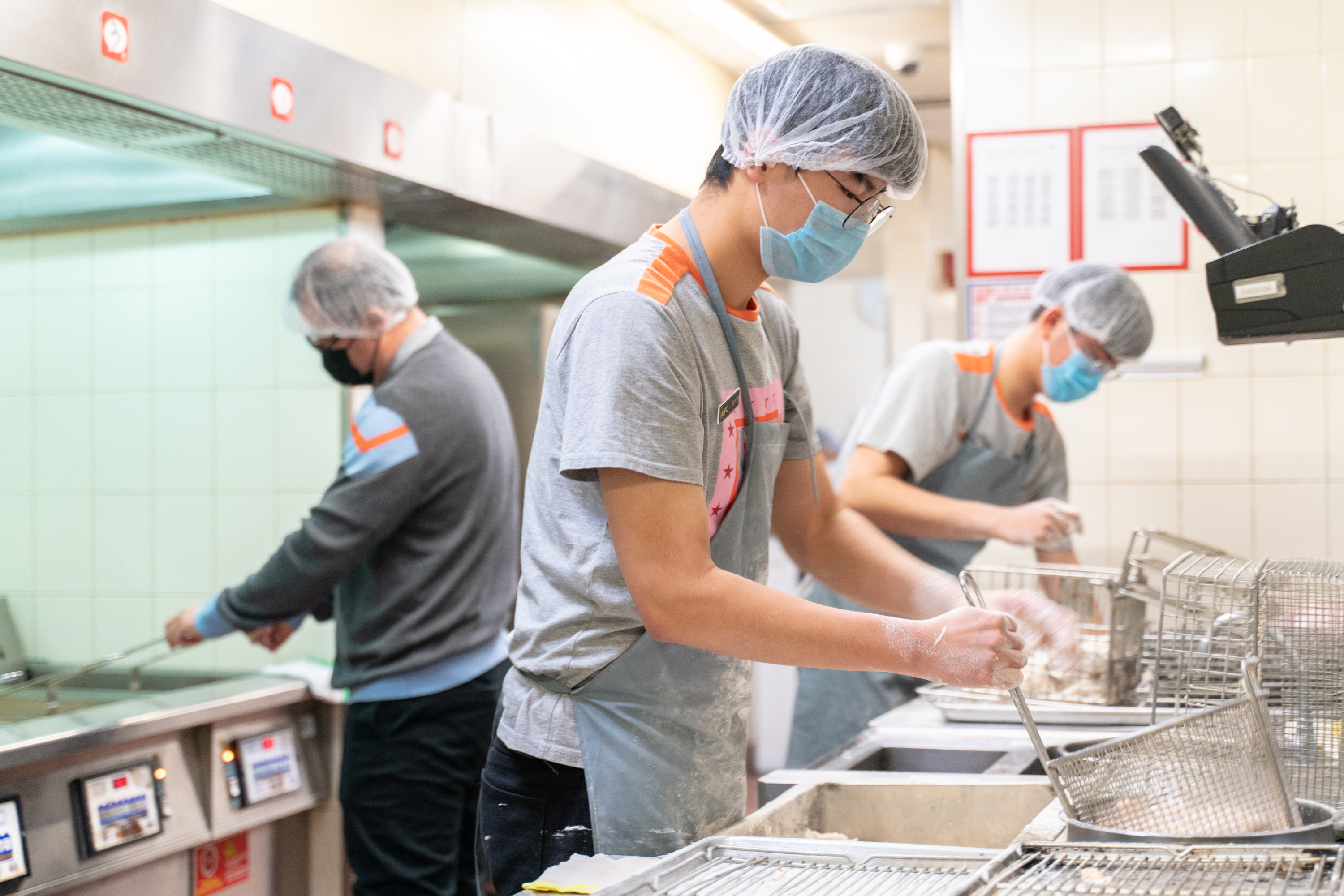 苏州肯德基为第五院爱心供餐,有人的地方就有温暖!