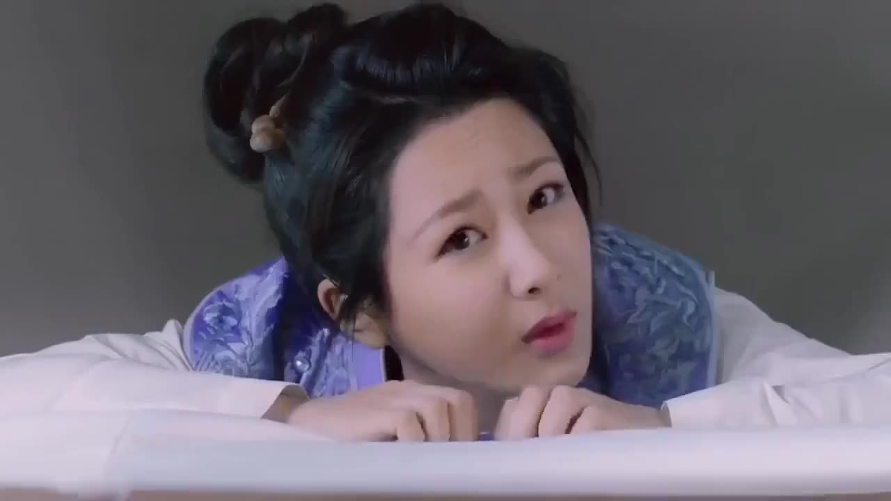 小葡萄第一次上天惊叹,旭凤:这才是三重天,没见过世面的样子