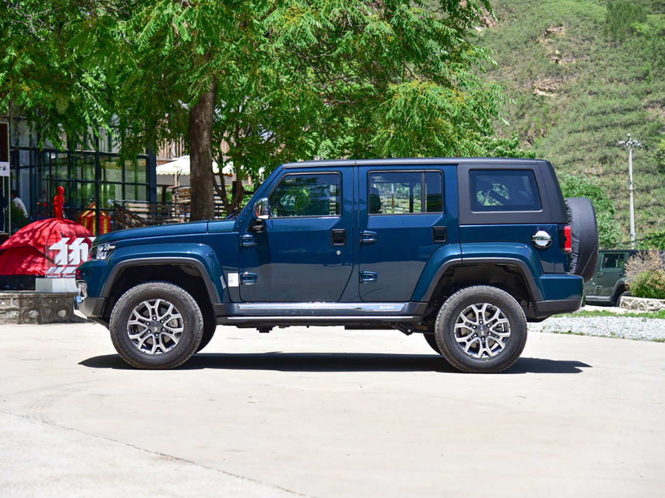 试驾2020款bj40硬汉多了一份温柔你还爱它吗