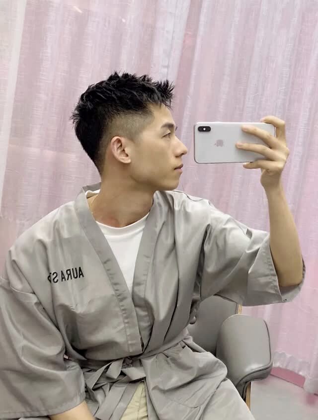 2020夏季!男生剪这款钢夹烫造型太帅了,而且简单易打理