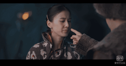 羡慕黄圣依左拥右抱小鲜肉鬓边不是海棠红剧情带感