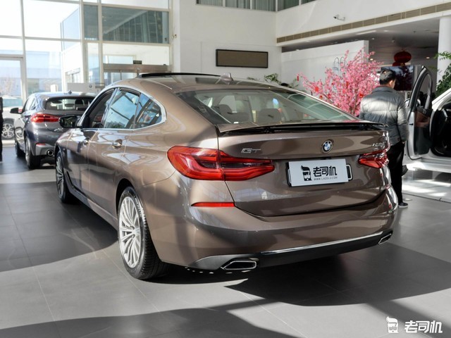 外观方面,2019款 630i 豪华设计套装前脸风格比较稳重