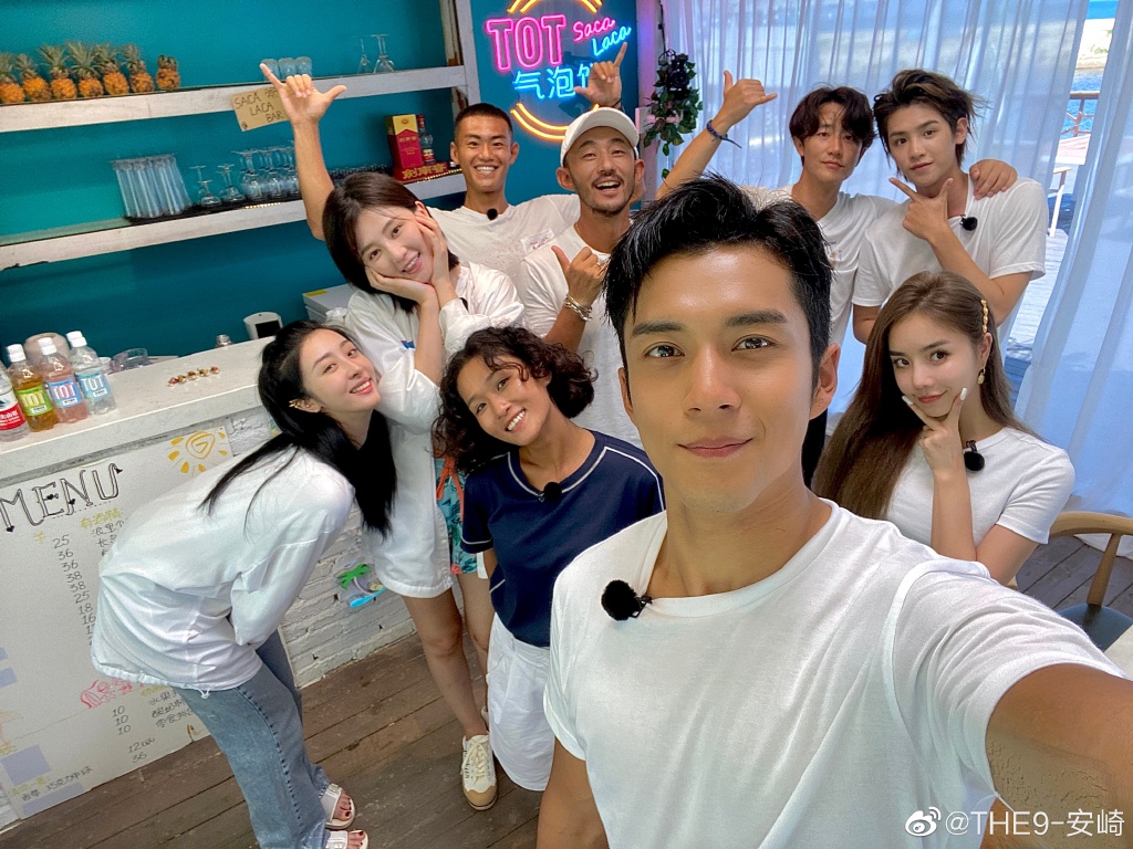 节目还未播出,就以极具代入感的夏日冲浪题材和令人倍感期待的嘉宾