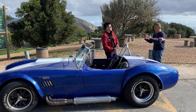 重庆小龙虾创始人萧萧姐携手格斗英雄高锋助力supreme潮瘦重庆首场