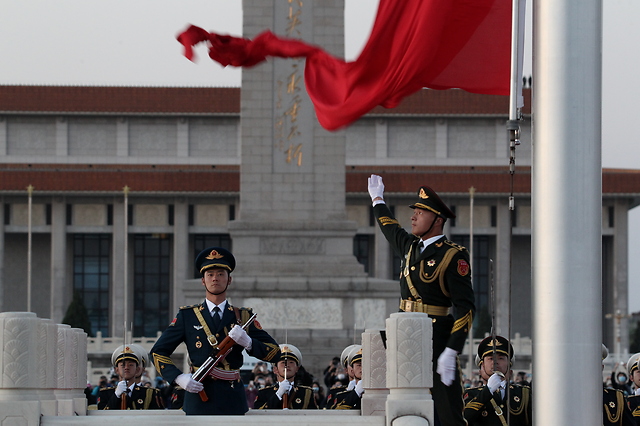 全国降半旗图片