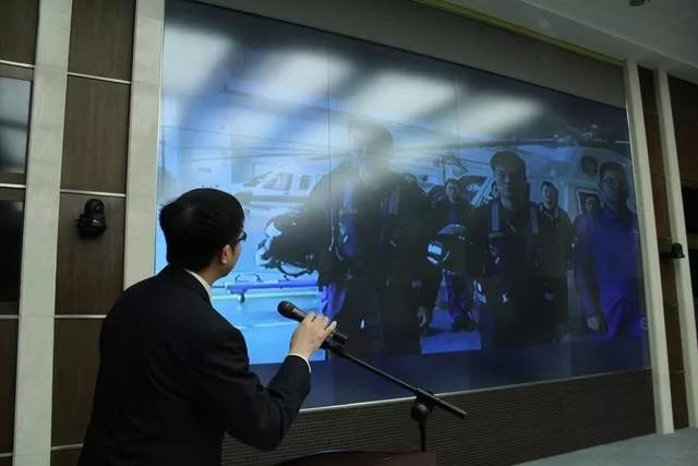 与交通运输部东海救助局东海第一救助飞行队分会场进行连线互动