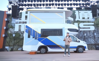 车顶能升起大露台，售价268万的C型房车见过没？
