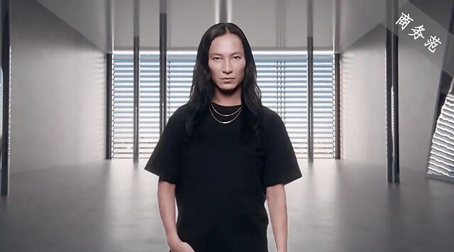 这个男人，让一面镜子火遍朋友圈