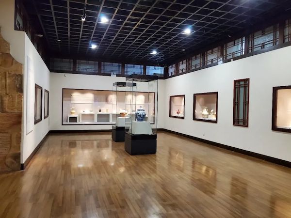 武汉博物馆古代陶瓷艺术展厅