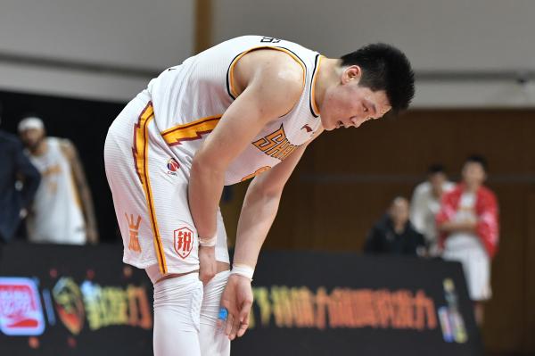 张宁
