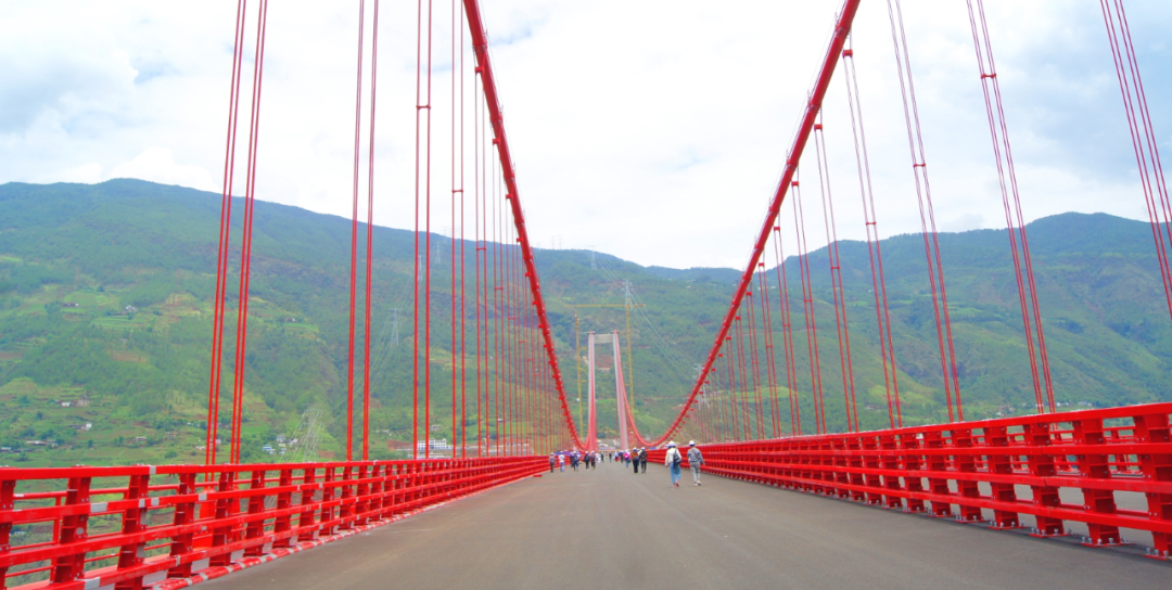 丽江金安金沙江特大桥已处于施工收尾阶段预计10月实现通车