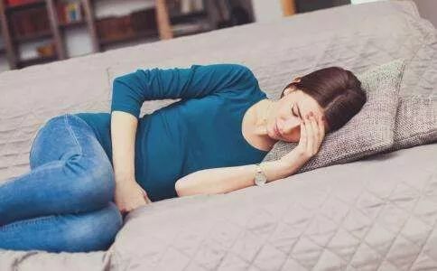 【健康科普】痛经对女性生活的危害有哪些？插图
