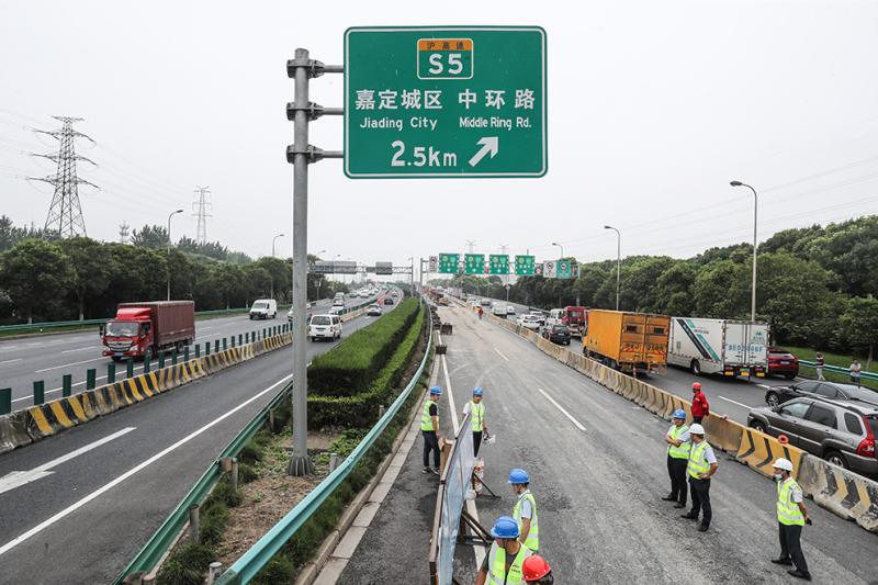 司机注意上海外环高速沪宁沪杭铁路立交桥启动大修