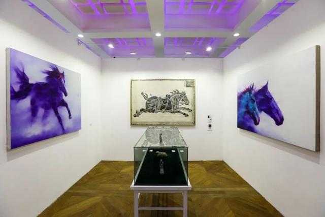 14位艺术家以马为主题创作的百余件艺术作品，尽显各种马之精神 __凤凰网