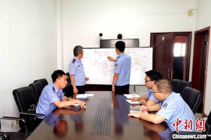 南通市公安局网安支队会同海安市公安局成立专案组。警方供图