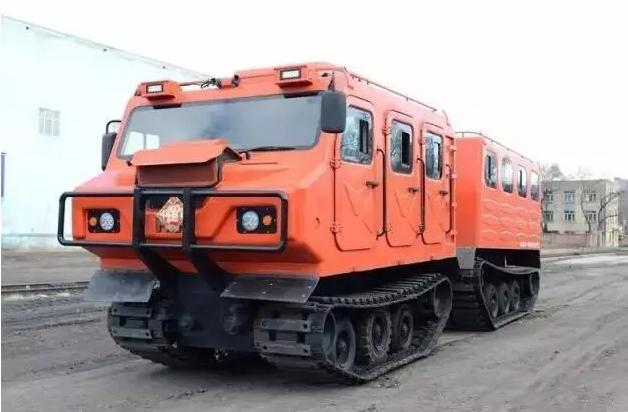 搜索返回舱!在大戈壁中"捞针",jm8"蟒"式履带式全地形车