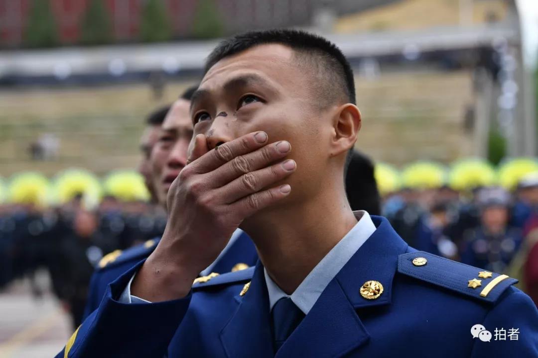 拾取时代的碎片新京报摄影记者吴江年度作品
