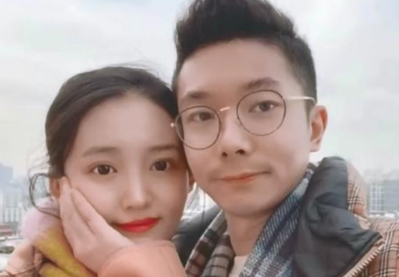 绿地门女主张雨婷在高端酒店享受奢华早餐__凤凰网